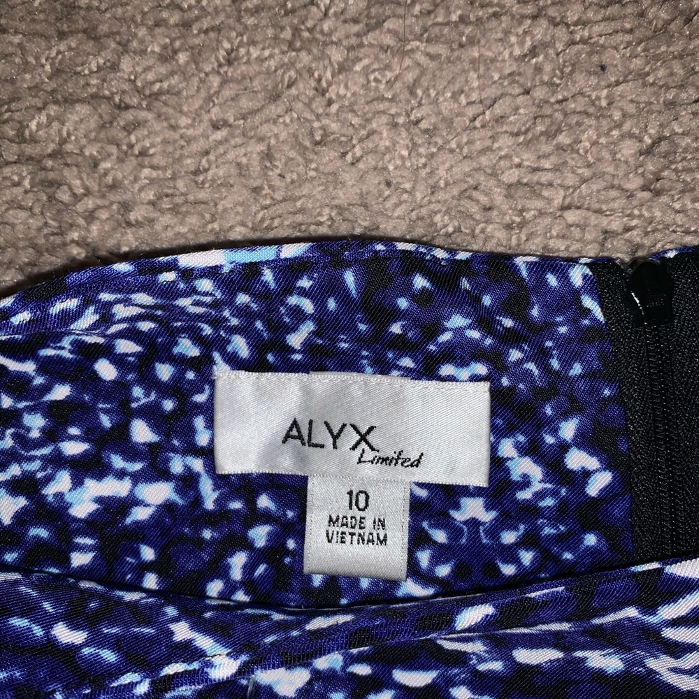 Short Work-Style Dress - Picture 2 of 2